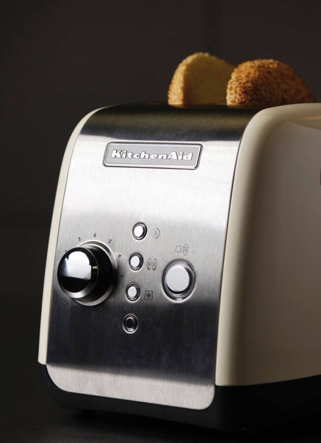 KitchenAid Toaster 5KMT221EAC ALMOND CREAM met opzethouder voor broodjes en sandwichtang